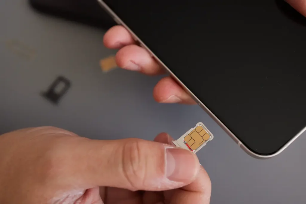 איך להתקין איסים באייפון (מעודכן 2026)